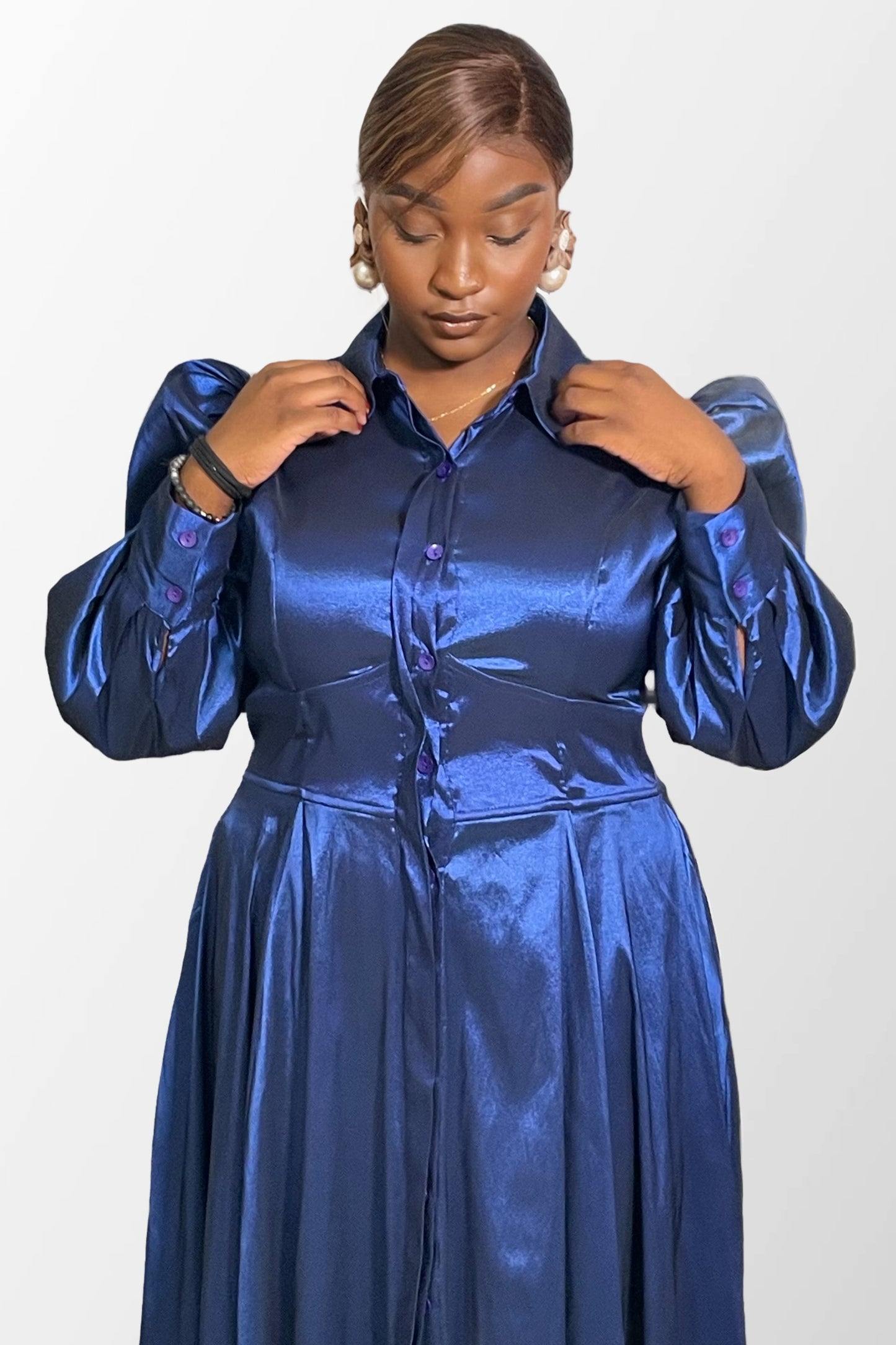 Robe bleu satinée
