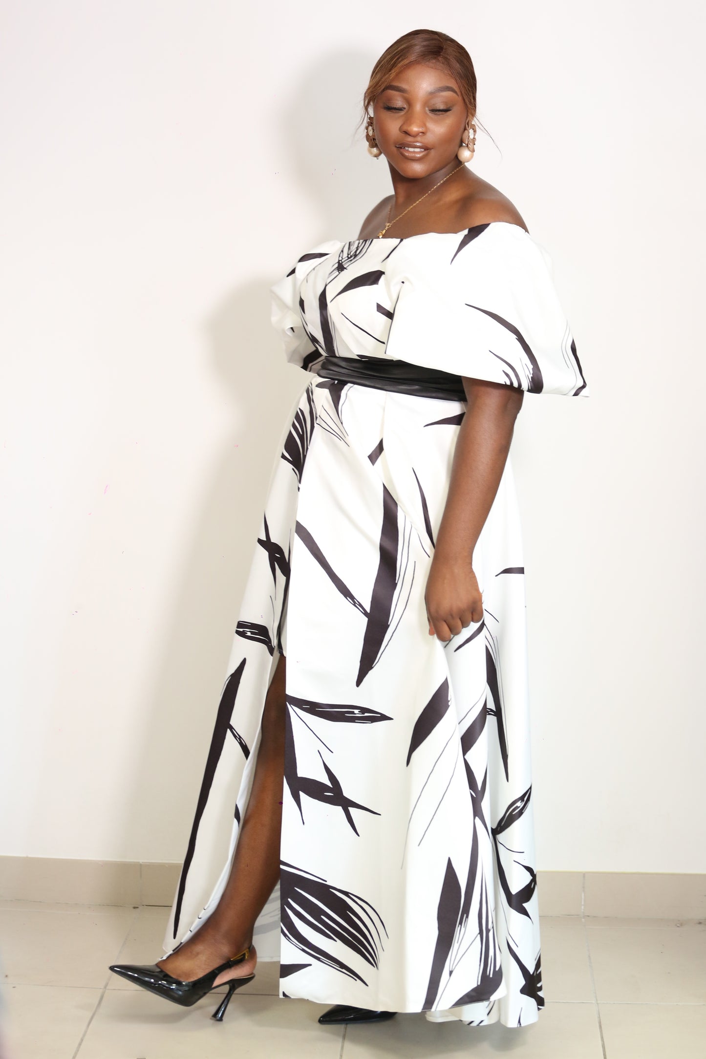 Robe blanche motif noir
