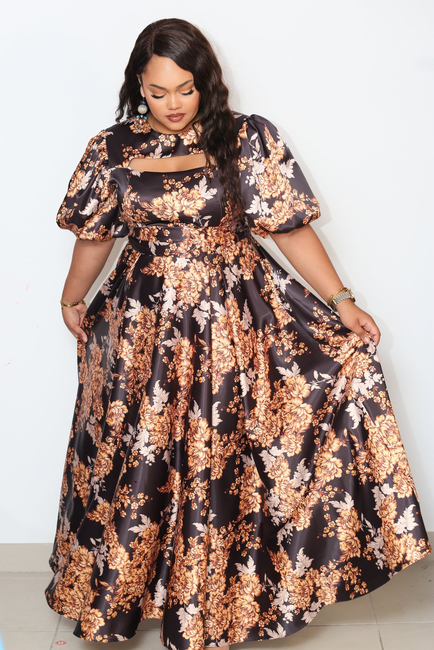 Robe noir fleuri
