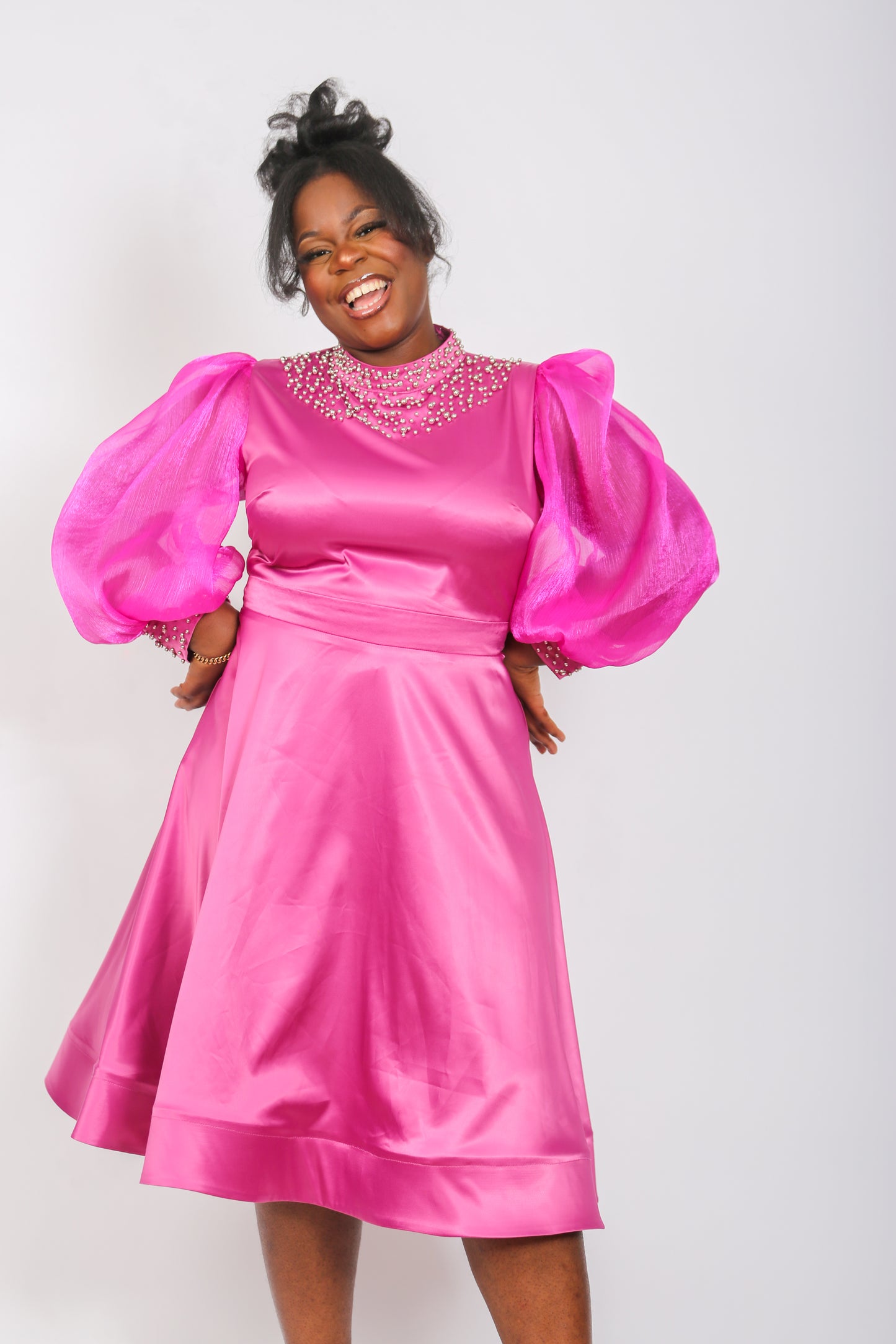 Robe satinée rose