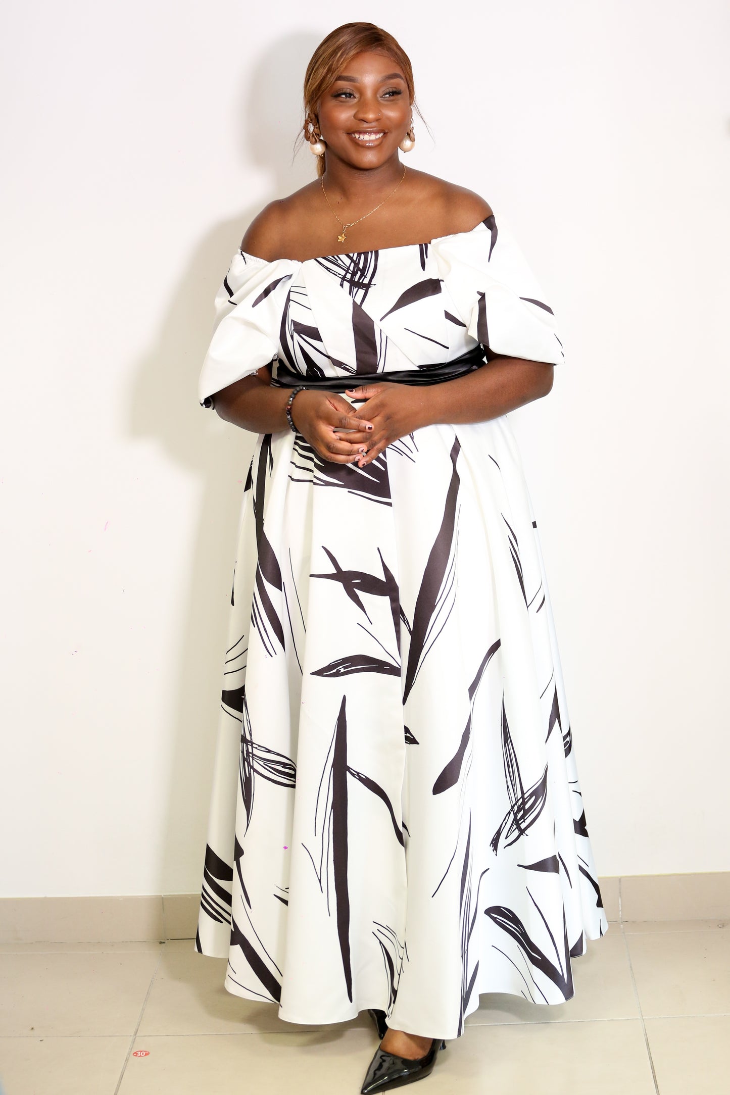 Robe blanche motif noir
