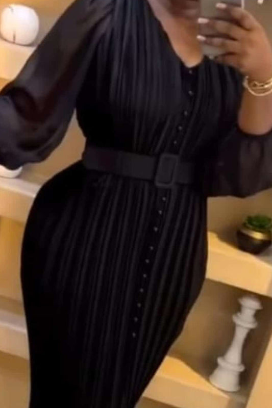 Robe noir satinée